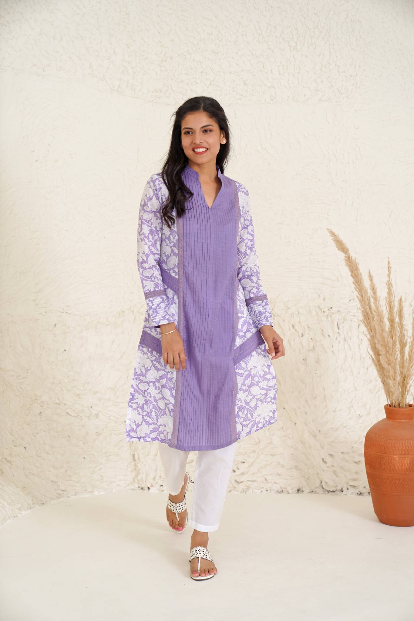 Buy cotton kurtis wholesale & Jaipuri cotton kurti online in India